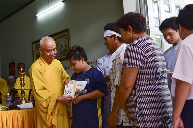 The rite of offering a meal and alms for monks and releasing creatures.