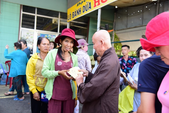 Khóa tu Bát Quan Trai tại chùa Vĩnh Hiệp - Hậu Giang