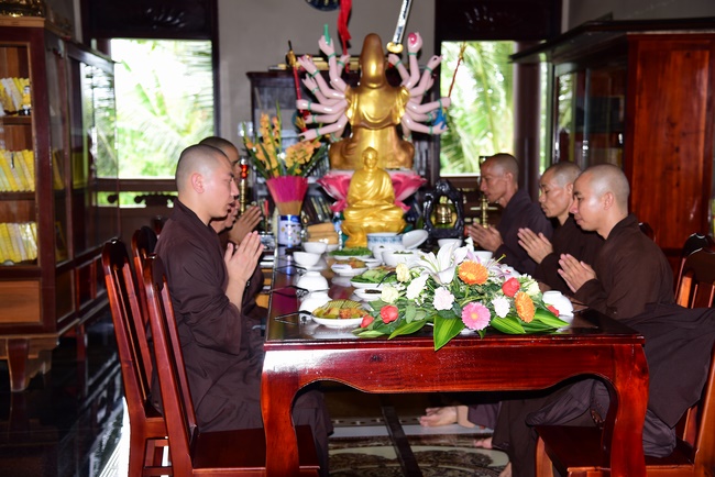 Khóa tu Bát Quan Trai tại chùa Vĩnh Hiệp - Hậu Giang