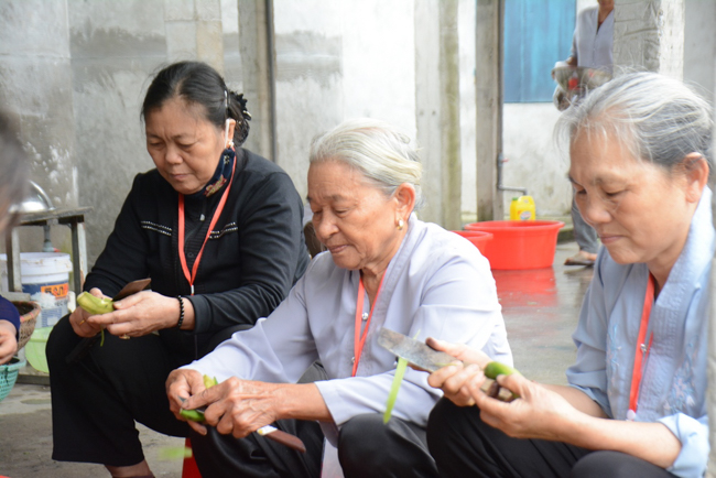 The  2nd day of the retreat Zen–Reciting the Buddha name at Tay Khanh Pagoda.