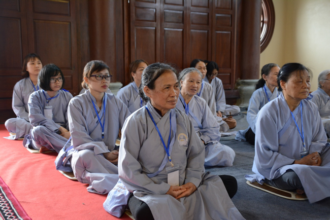 The  2nd day of the retreat Zen–Reciting the Buddha name at Tay Khanh Pagoda.