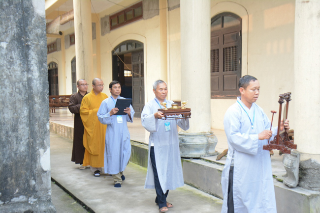 The  2nd day of the retreat Zen–Reciting the Buddha name at Tay Khanh Pagoda.