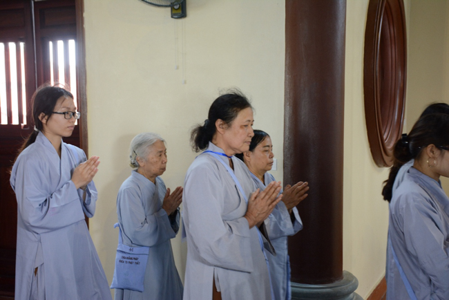 The  2nd day of the retreat Zen–Reciting the Buddha name at Tay Khanh Pagoda.