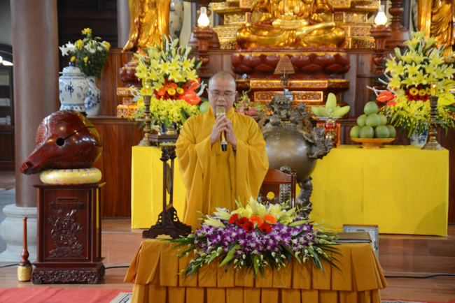 The  2nd day of the retreat Zen–Reciting the Buddha name at Tay Khanh Pagoda.