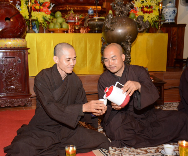 The  2nd day of the retreat Zen–Reciting the Buddha name at Tay Khanh Pagoda.