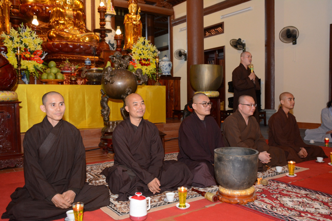 The  2nd day of the retreat Zen–Reciting the Buddha name at Tay Khanh Pagoda.