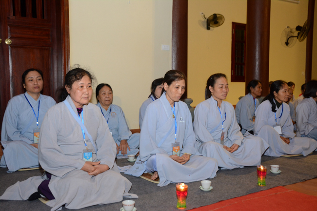 The  2nd day of the retreat Zen–Reciting the Buddha name at Tay Khanh Pagoda.