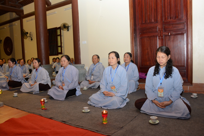 The  2nd day of the retreat Zen–Reciting the Buddha name at Tay Khanh Pagoda.
