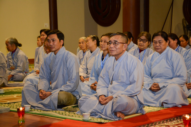 The  2nd day of the retreat Zen–Reciting the Buddha name at Tay Khanh Pagoda.