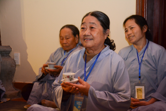 The  2nd day of the retreat Zen–Reciting the Buddha name at Tay Khanh Pagoda.