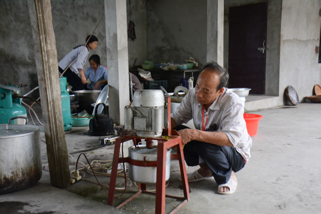 The  2nd day of the retreat Zen–Reciting the Buddha name at Tay Khanh Pagoda.