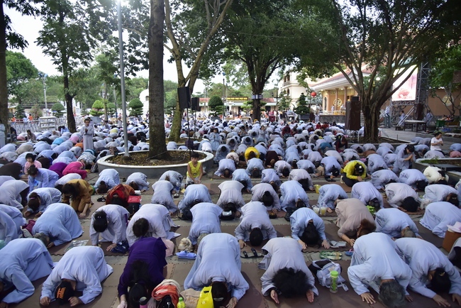 Mừng khánh đản Bồ-tát Quán Thế Âm