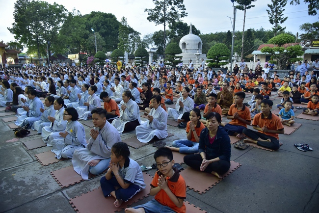 Mừng khánh đản Bồ-tát Quán Thế Âm