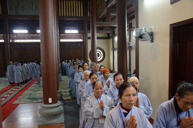The lantern-flower night commemorating to Bodhisattva Avalokitesvara at Tay Khanh Pagoda.