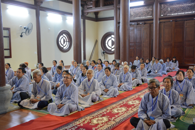 The lantern-flower night commemorating to Bodhisattva Avalokitesvara at Tay Khanh Pagoda.