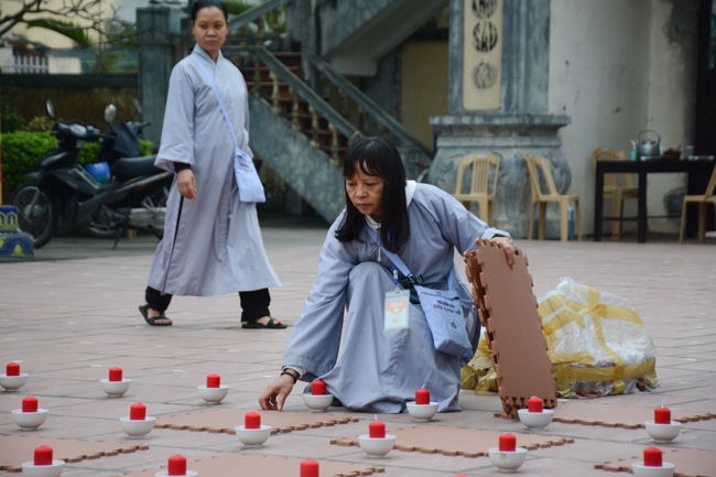 The lantern-flower night commemorating to Bodhisattva Avalokitesvara at Tay Khanh Pagoda.