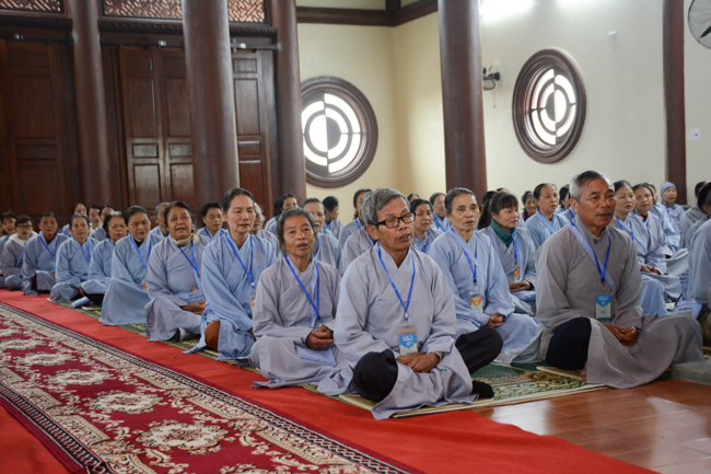 The lantern-flower night commemorating to Bodhisattva Avalokitesvara at Tay Khanh Pagoda.