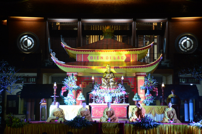 The lantern-flower night commemorating to Bodhisattva Avalokitesvara at Tay Khanh Pagoda.