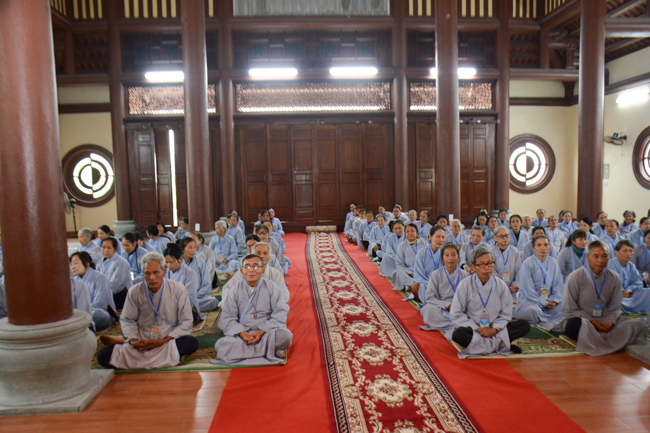 The lantern-flower night commemorating to Bodhisattva Avalokitesvara at Tay Khanh Pagoda.