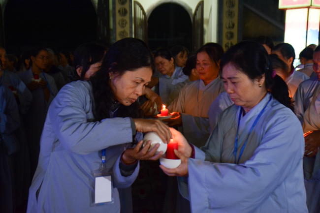 The lantern-flower night commemorating to Bodhisattva Avalokitesvara at Tay Khanh Pagoda.