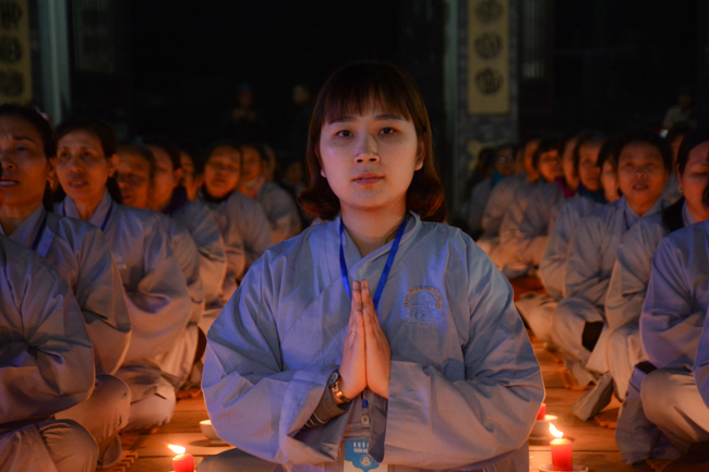 The lantern-flower night commemorating to Bodhisattva Avalokitesvara at Tay Khanh Pagoda.