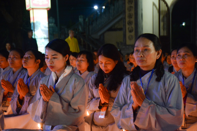 The lantern-flower night commemorating to Bodhisattva Avalokitesvara at Tay Khanh Pagoda.