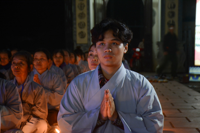 The lantern-flower night commemorating to Bodhisattva Avalokitesvara at Tay Khanh Pagoda.