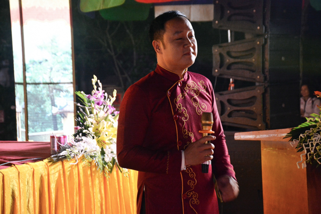 The lantern-flower night commemorating to Bodhisattva Avalokitesvara at Tay Khanh Pagoda.