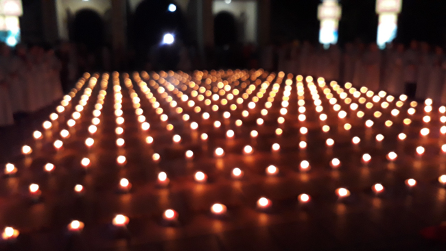 The lantern-flower night commemorating to Bodhisattva Avalokitesvara at Tay Khanh Pagoda.