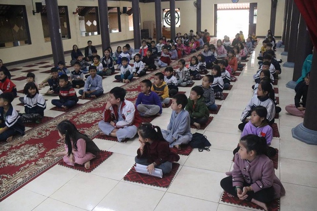 Playground Vietnamese Lotus Nursery in March, the year of the Pig.