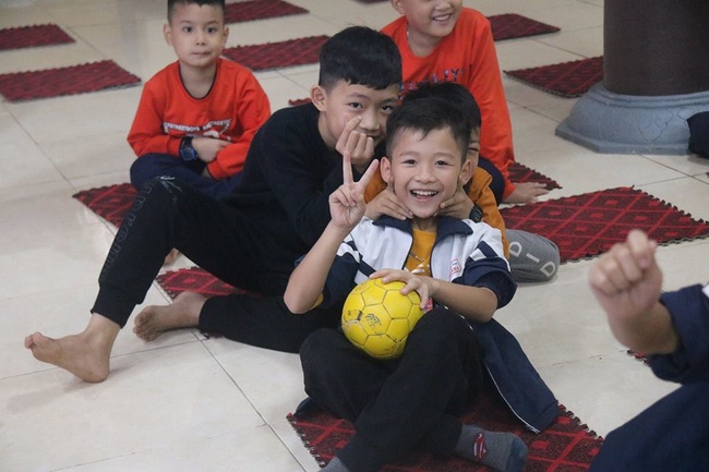 Playground Vietnamese Lotus Nursery in March, the year of the Pig.