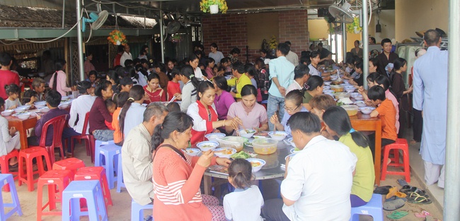 The ceremony of taking refuge at Dang Phap Pagoda- Binh Phuoc Province