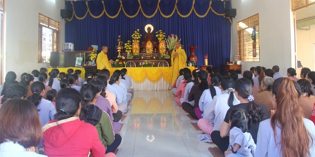 The ceremony of taking refuge at Dang Phap Pagoda- Binh Phuoc Province
