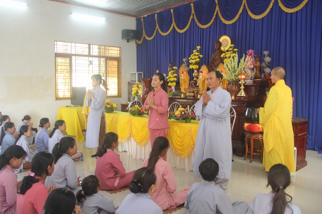 The ceremony of taking refuge at Dang Phap Pagoda- Binh Phuoc Province
