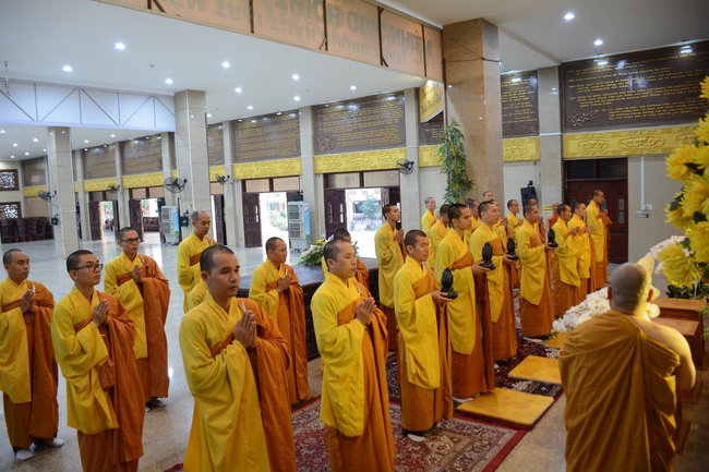 Dâng hương tưởng niệm 65 năm Tổ sư Minh Đăng Quang vắng bóng