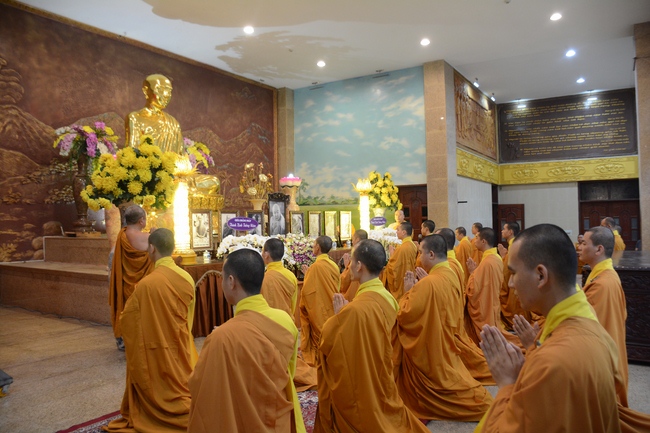 Dâng hương tưởng niệm 65 năm Tổ sư Minh Đăng Quang vắng bóng