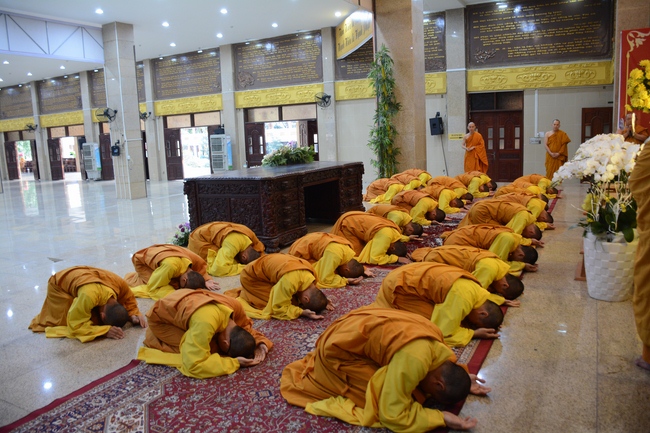 Dâng hương tưởng niệm 65 năm Tổ sư Minh Đăng Quang vắng bóng