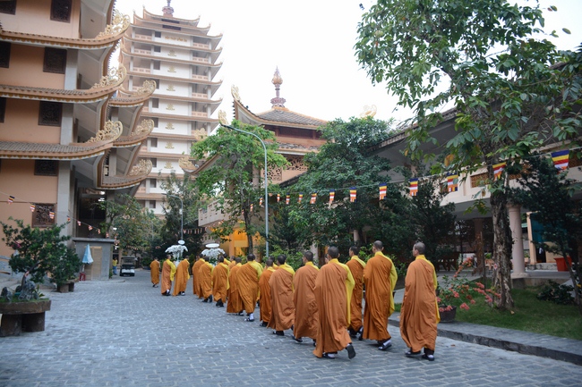 Dâng hương tưởng niệm 65 năm Tổ sư Minh Đăng Quang vắng bóng