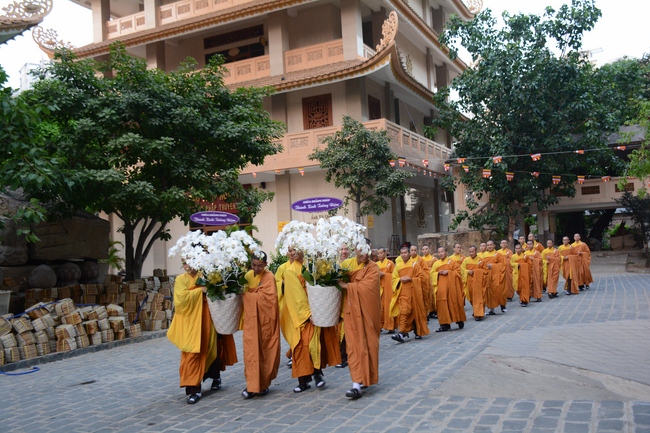 Dâng hương tưởng niệm 65 năm Tổ sư Minh Đăng Quang vắng bóng