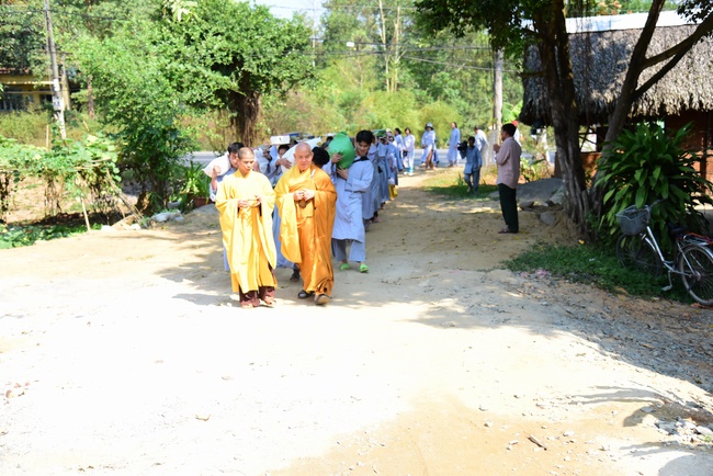 Offering nine branches of Hoang Phap Pagoda