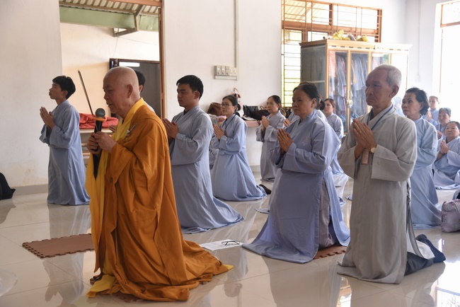 Offering nine branches of Hoang Phap Pagoda