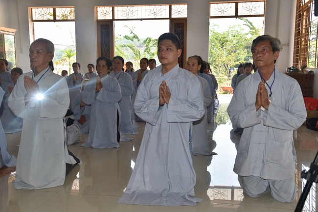 Offering nine branches of Hoang Phap Pagoda