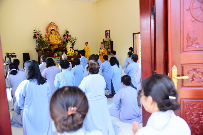 Offering nine branches of Hoang Phap Pagoda