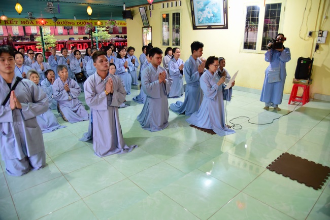Offering nine branches of Hoang Phap Pagoda