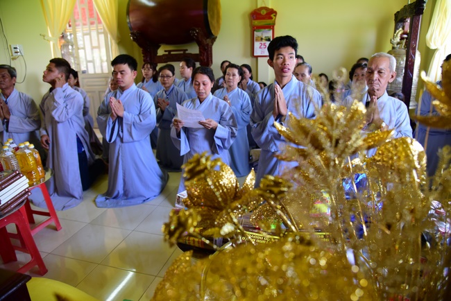 Offering nine branches of Hoang Phap Pagoda