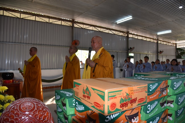 Offering nine branches of Hoang Phap Pagoda