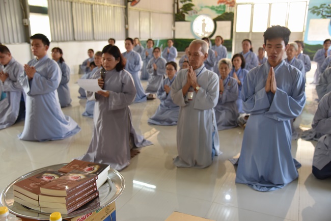 Offering nine branches of Hoang Phap Pagoda