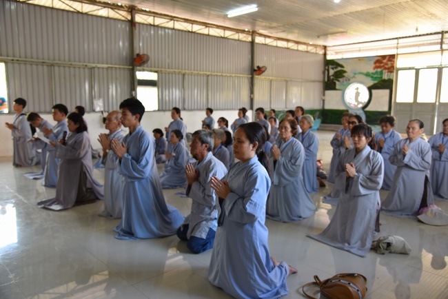 Offering nine branches of Hoang Phap Pagoda