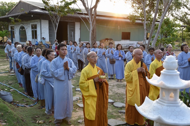Offering nine branches of Hoang Phap Pagoda