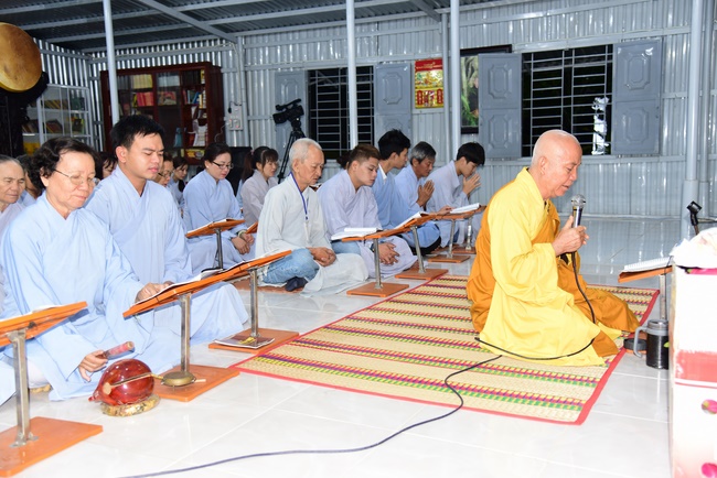 Offering nine branches of Hoang Phap Pagoda